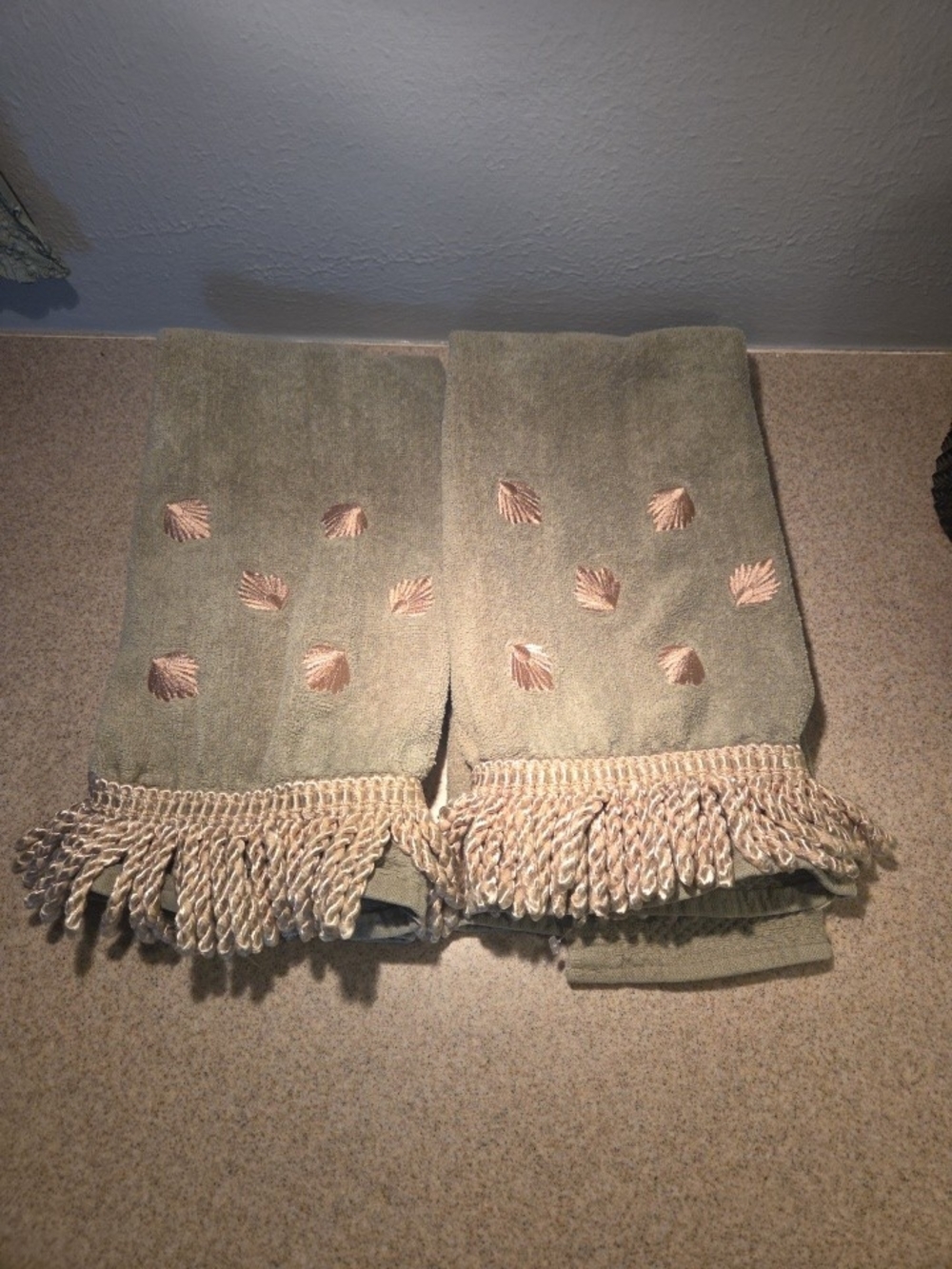 Vintage Embroidered Leaf/Shell Fringe Hand Towels - Sage Green